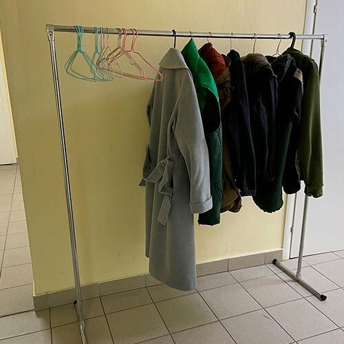 Вешалка на колесиках напольная для одежды PG-360 1.5 м. / 1.1 м. (металлическая)