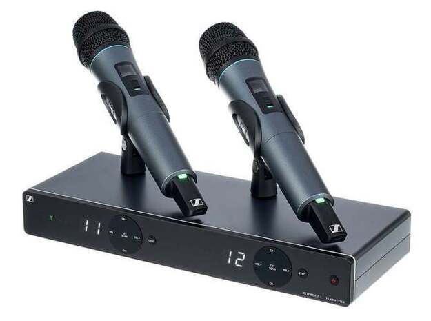 Радиосистема с ручным микрофоном Sennheiser XSW 1-825 Dual B-Band Vocal